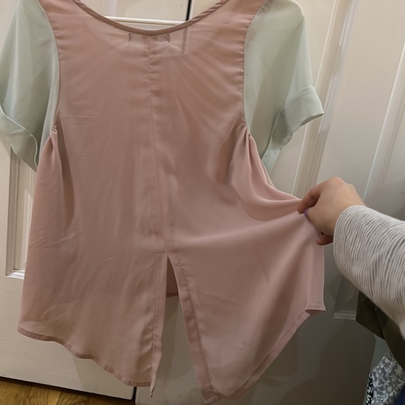 Size small too - Picture 2 of 2